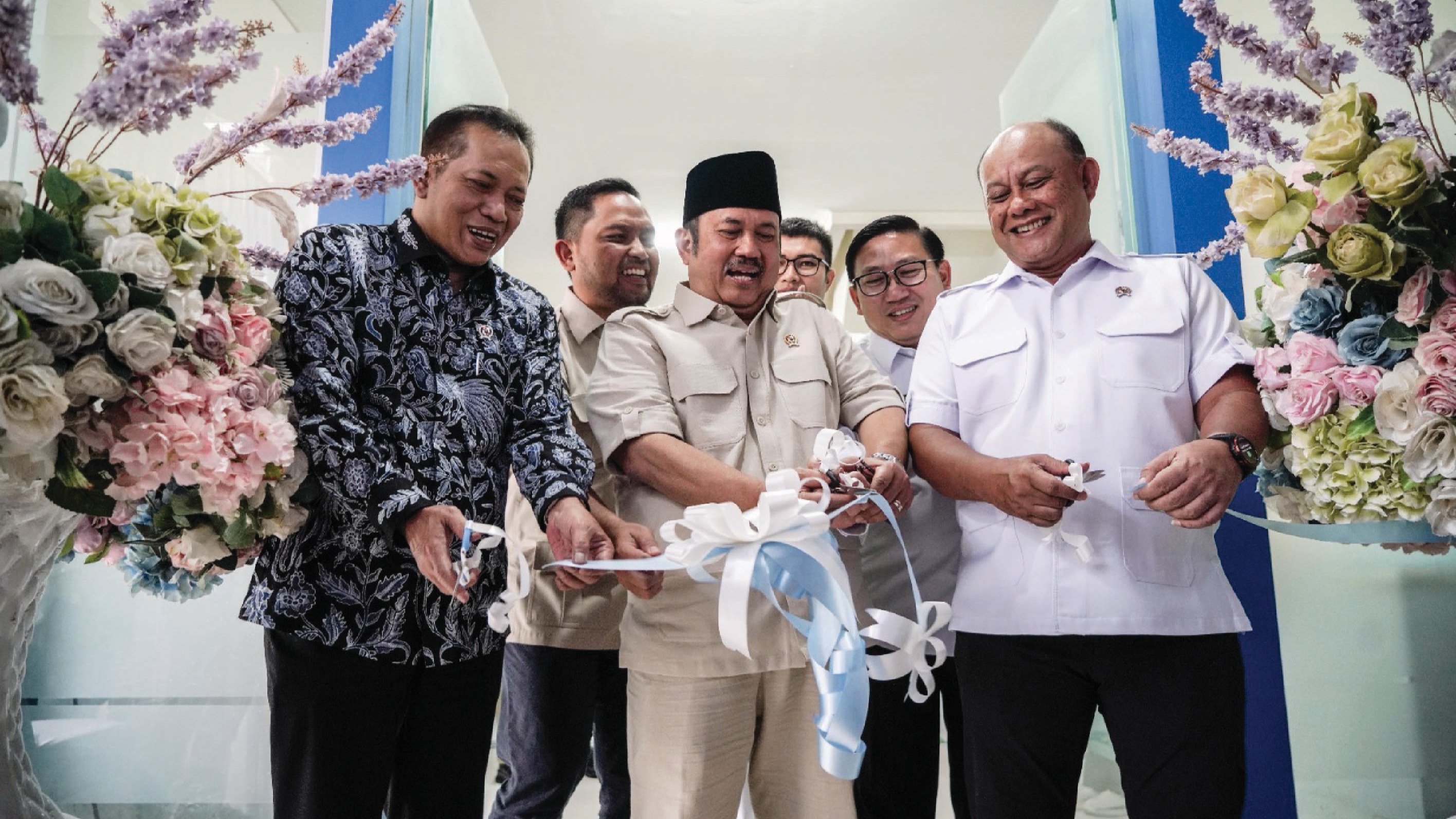 Susu Menu Favorit MBG! Kepala BGN Sumatera Barat Launching Rumah Susu