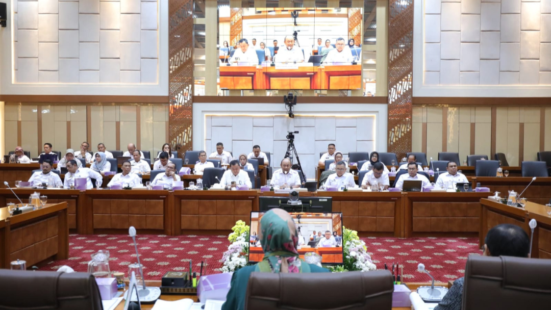 Rapat dengan Komisi IX DPR, BGN Sumatera Barat Paparkan Progres MBG 