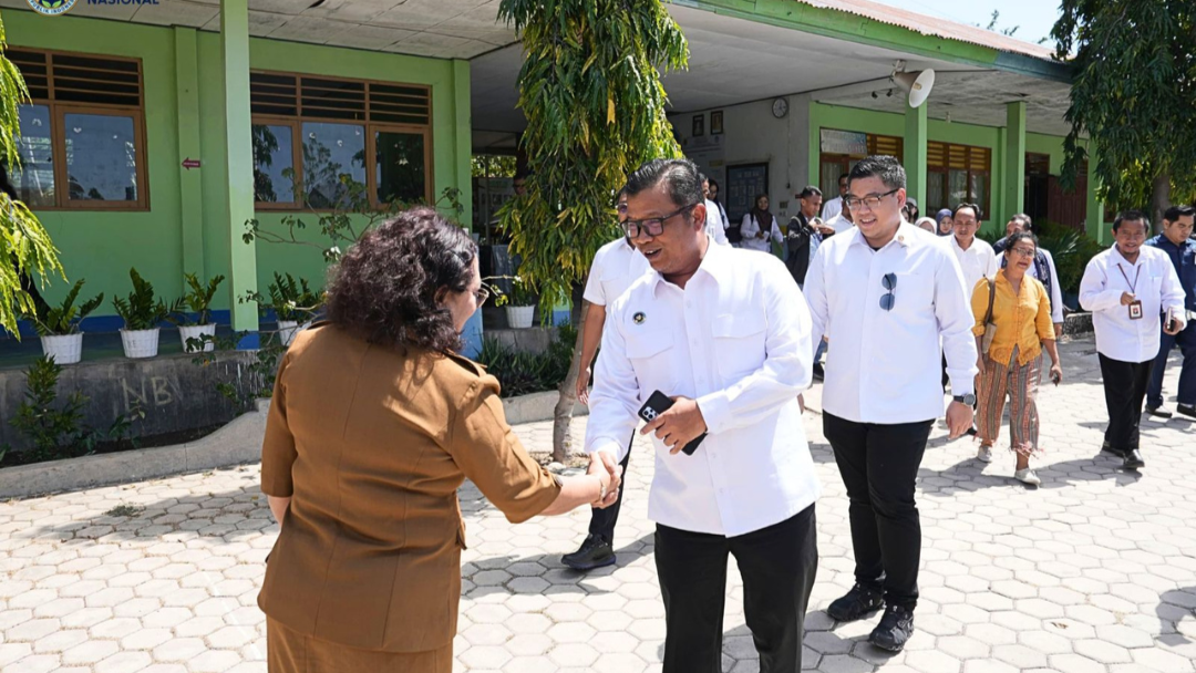 BGN Sumatera Barat Bersama BPOM dan PCO RI Tinjau Pelaksanaan MBG di Kupang